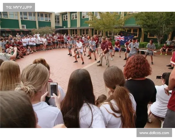 新西兰板球队首次采用毛利语Haka战舞开场展现文化融合精神